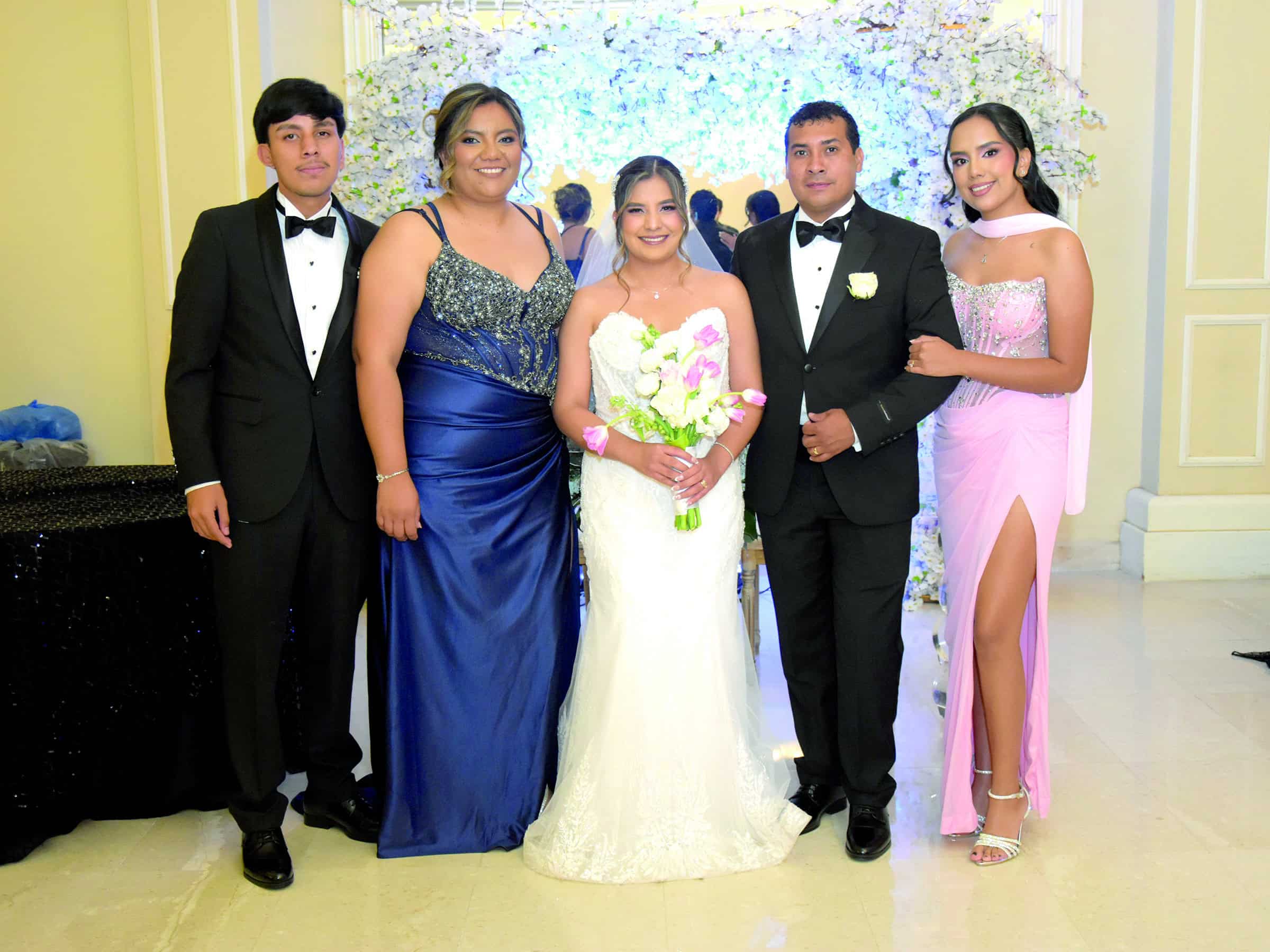 Emotiva boda de Karla Moreno y Andr&eacute;s Guerrero en Coahuila