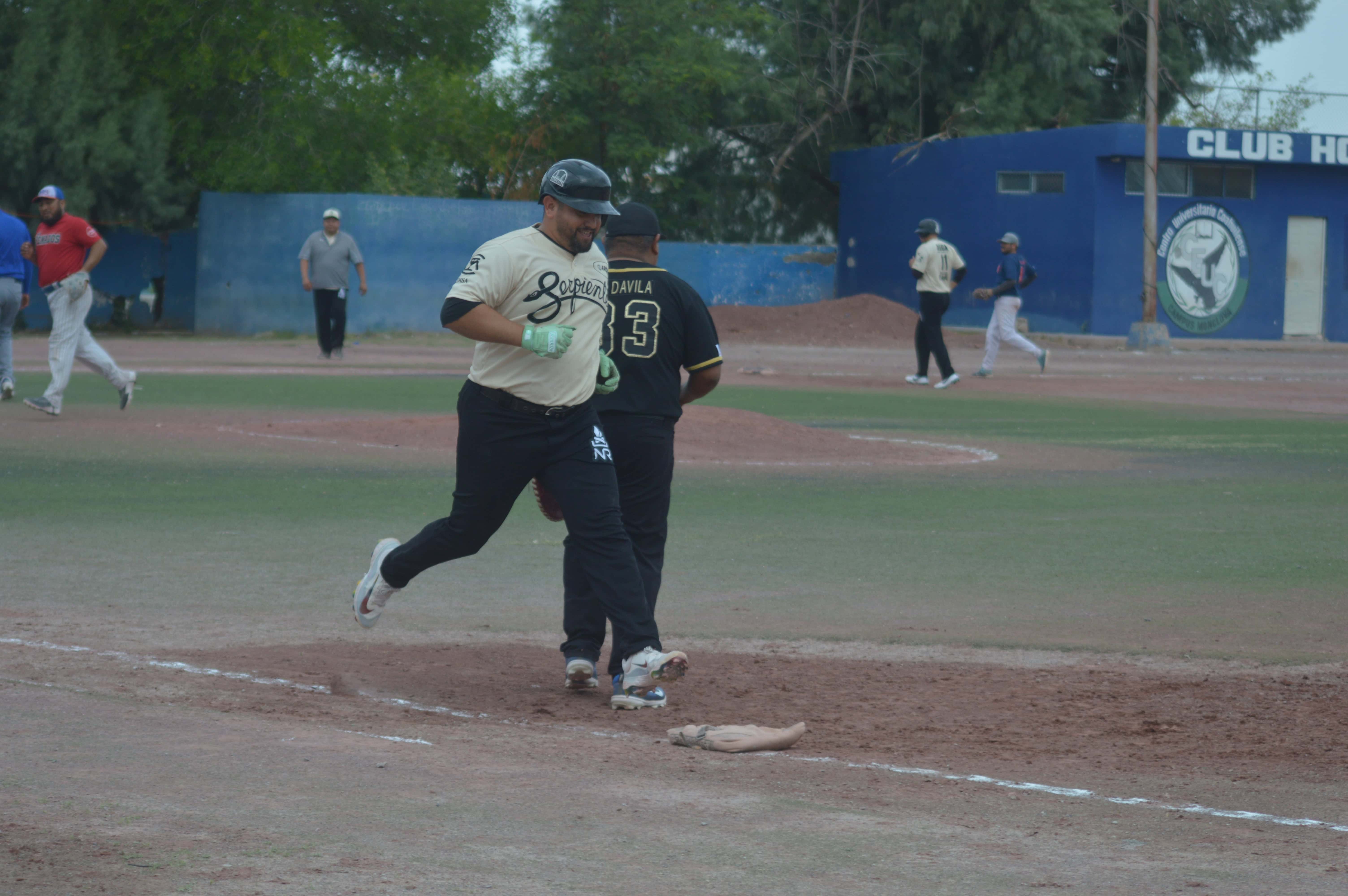 D-backs y Diablos se enfrentan en la final de béisbol: apoyo a Jaime Núñez