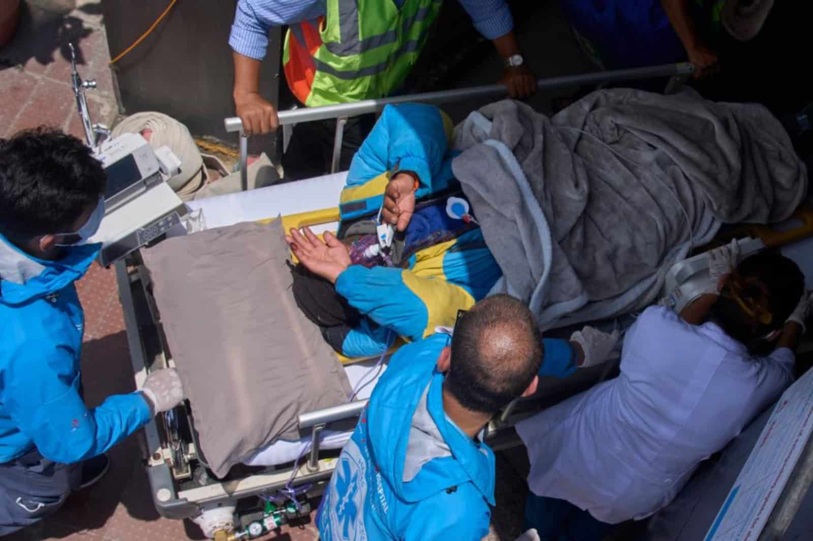 Rescate exitoso de monta&ntilde;ista en Monte Everest tras cuatro d&iacute;as