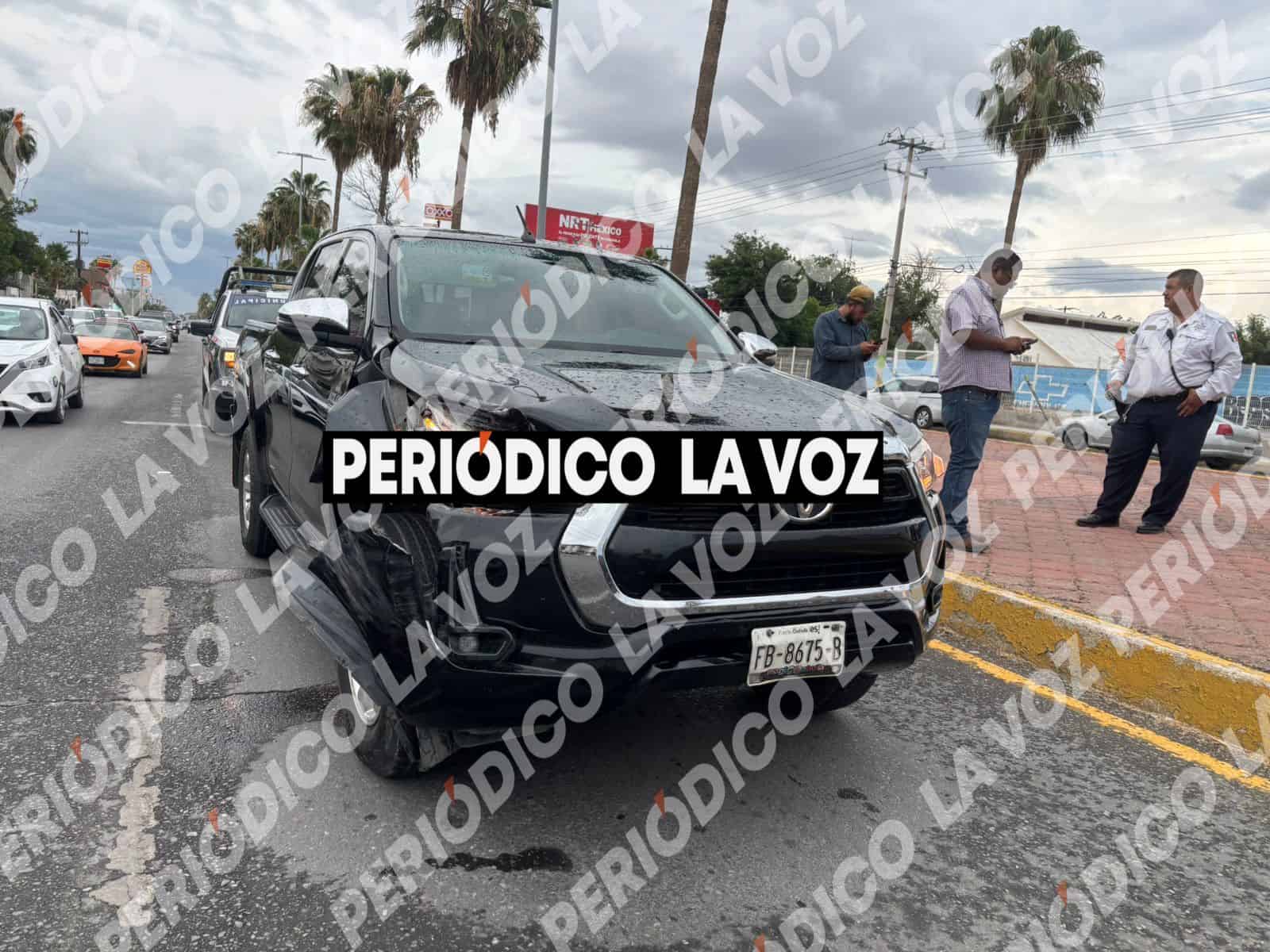 Accidente m&uacute;ltiple en Monclova: tres veh&iacute;culos involucrados
