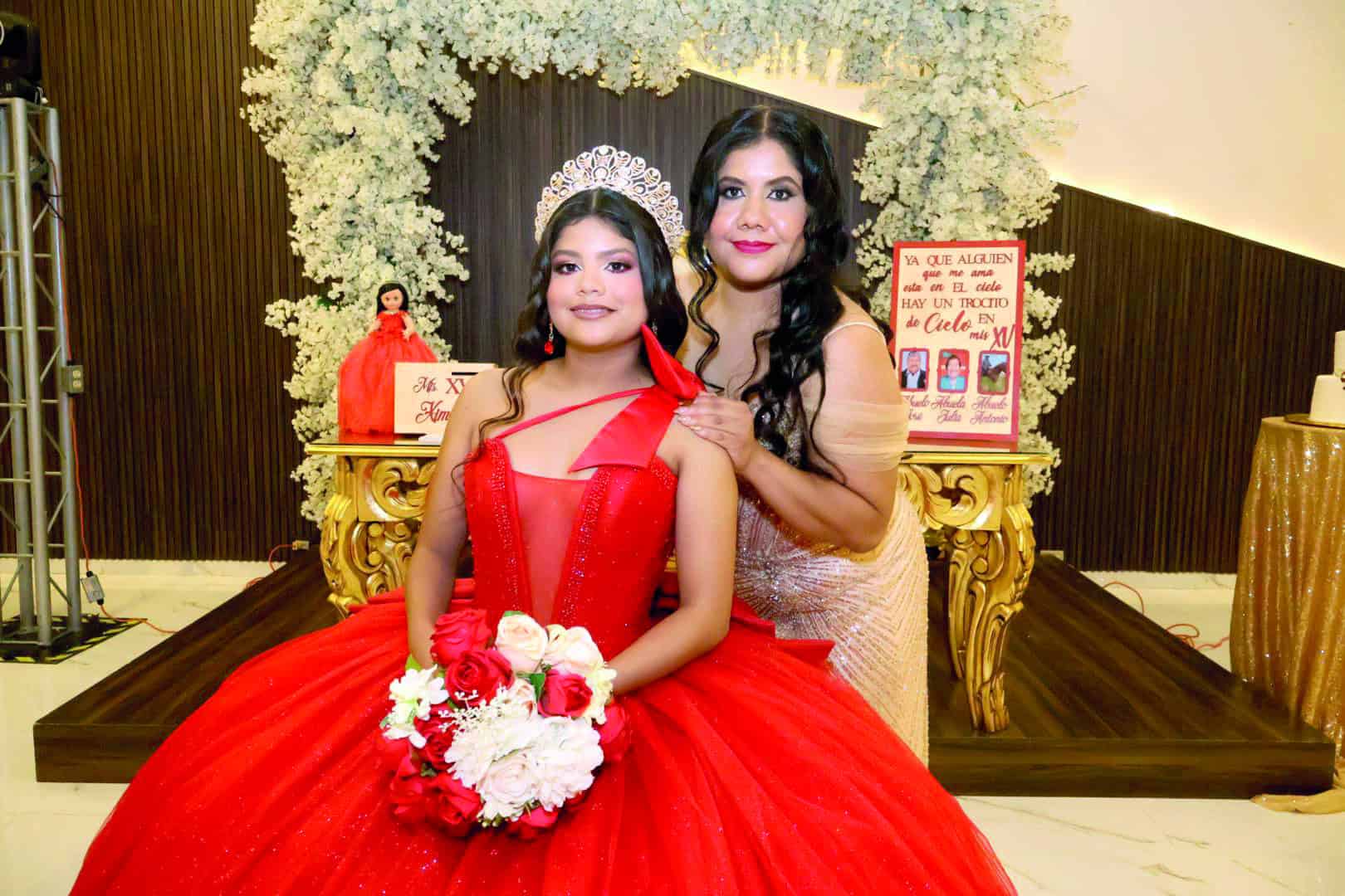 Emotiva ceremonia religiosa marca los XV a&ntilde;os de Ximena Abiga&iacute;l