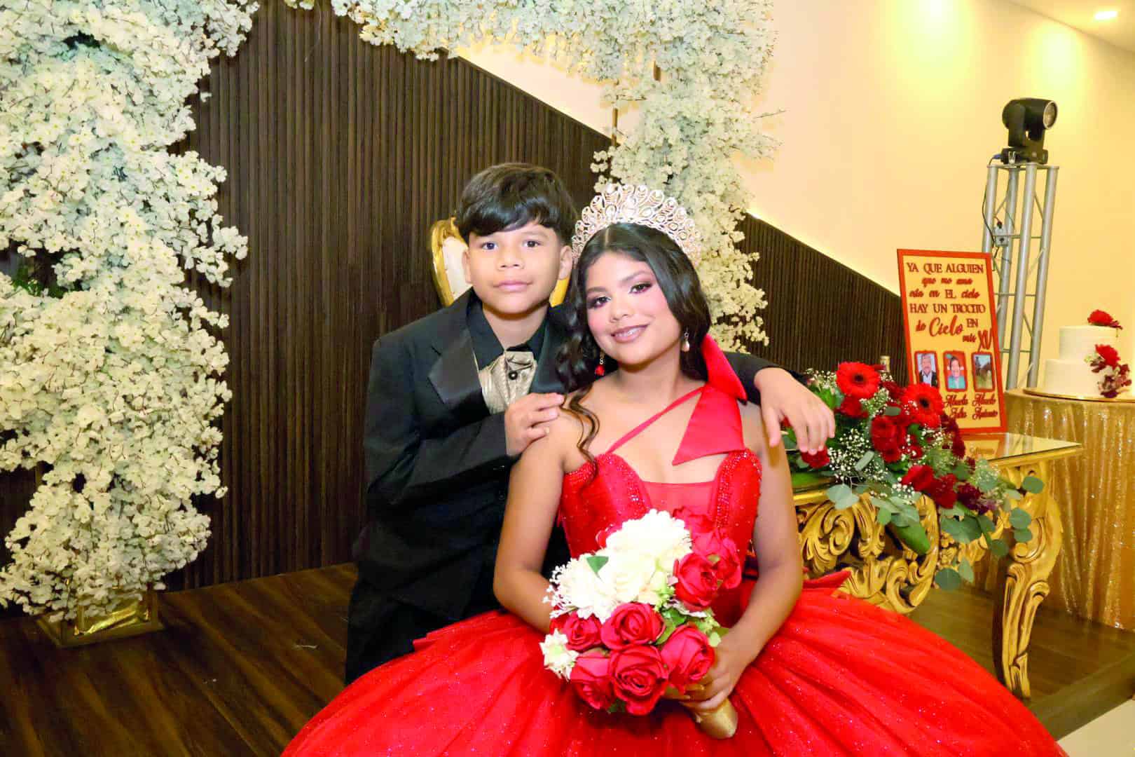 Emotiva ceremonia religiosa marca los XV a&ntilde;os de Ximena Abiga&iacute;l