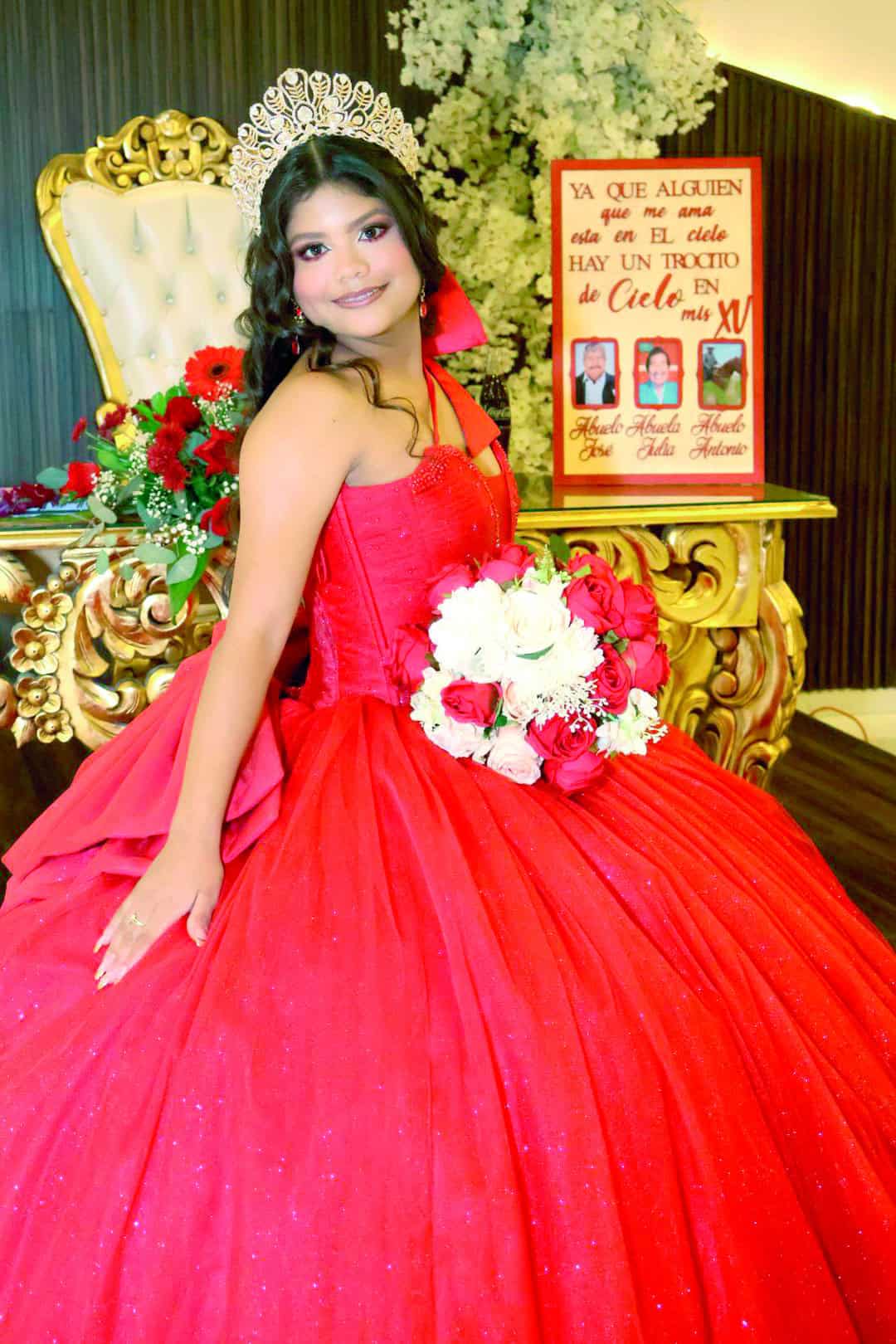 Emotiva ceremonia religiosa marca los XV a&ntilde;os de Ximena Abiga&iacute;l