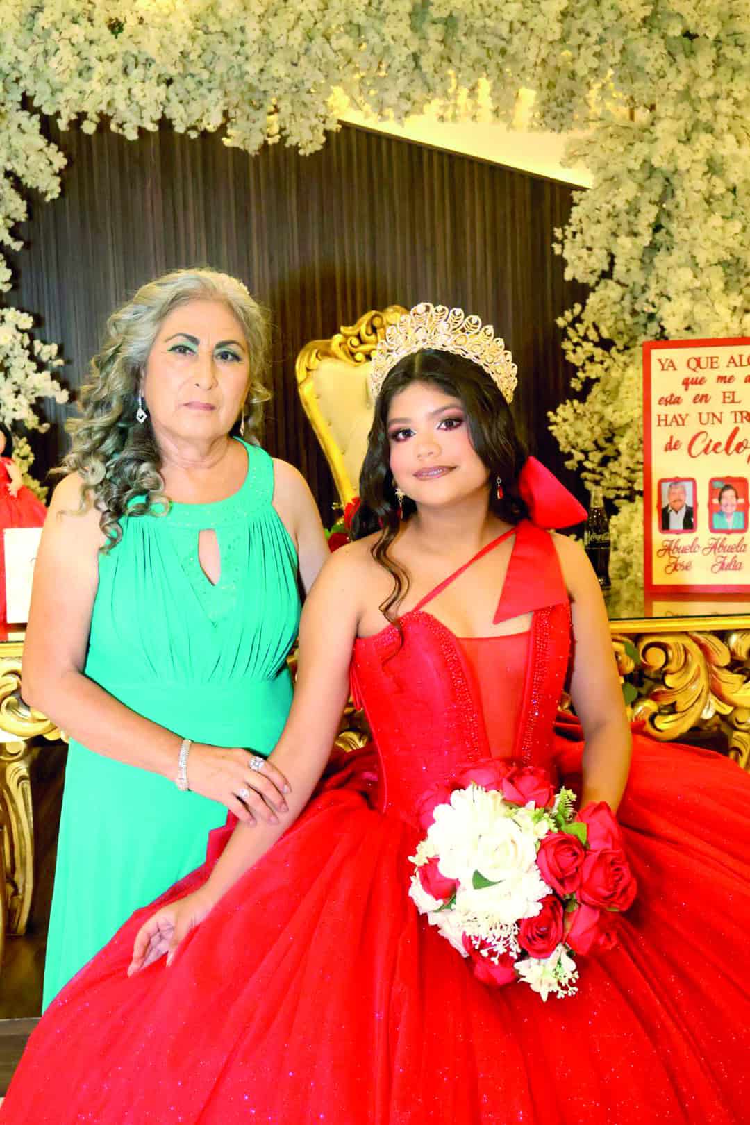 Emotiva ceremonia religiosa marca los XV a&ntilde;os de Ximena Abiga&iacute;l