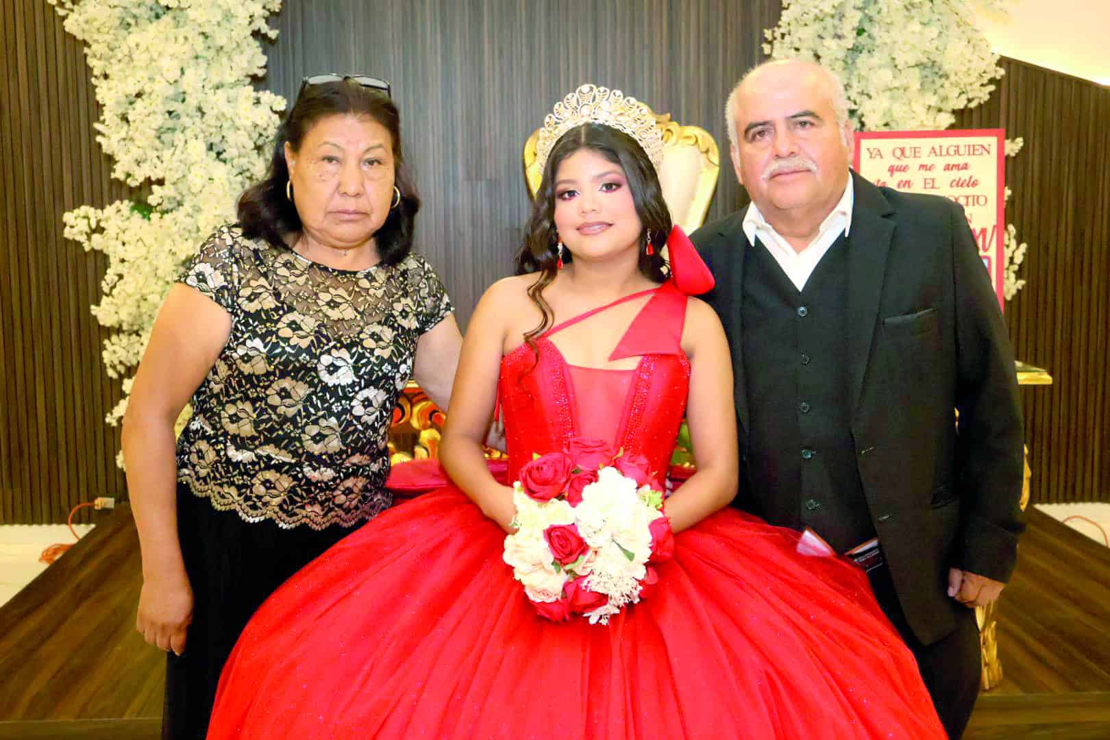 Emotiva ceremonia religiosa marca los XV a&ntilde;os de Ximena Abiga&iacute;l