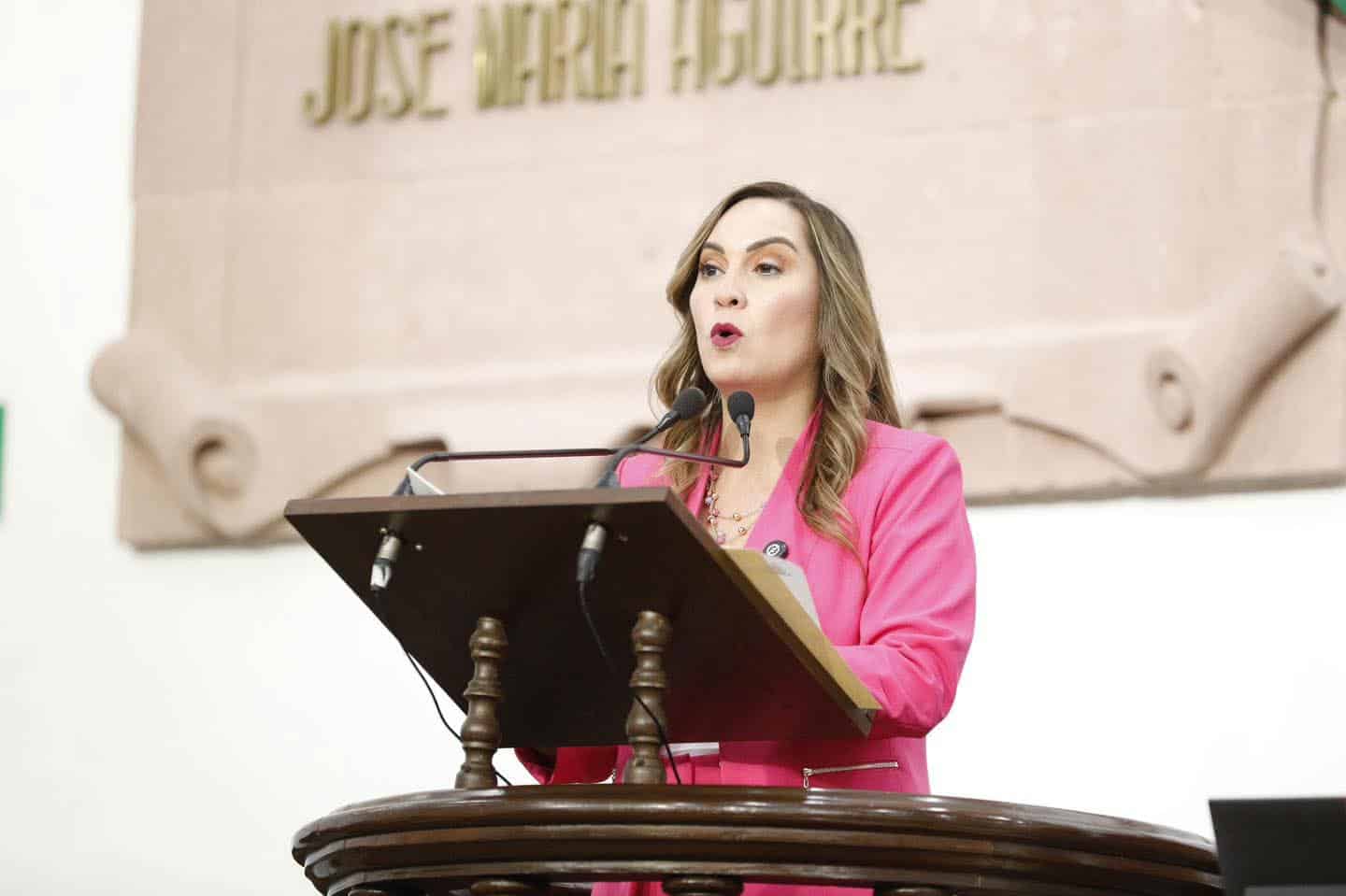Magaly Hern&aacute;ndez pide supervisi&oacute;n de juegos en escuelas de Coahuila