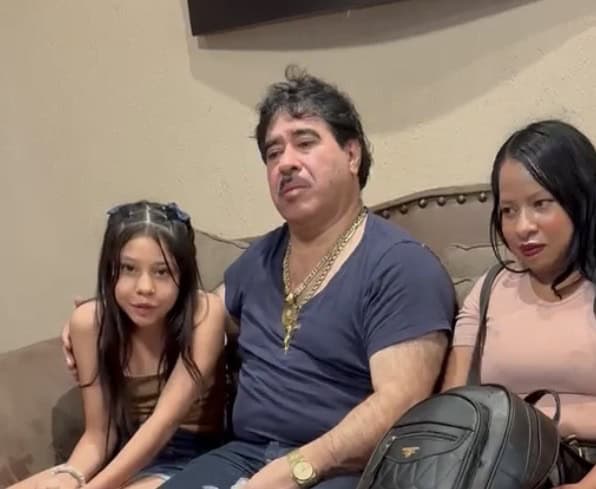Gordo Aguirre apoya a graduados en Ramos Arizpe con su ayuda social