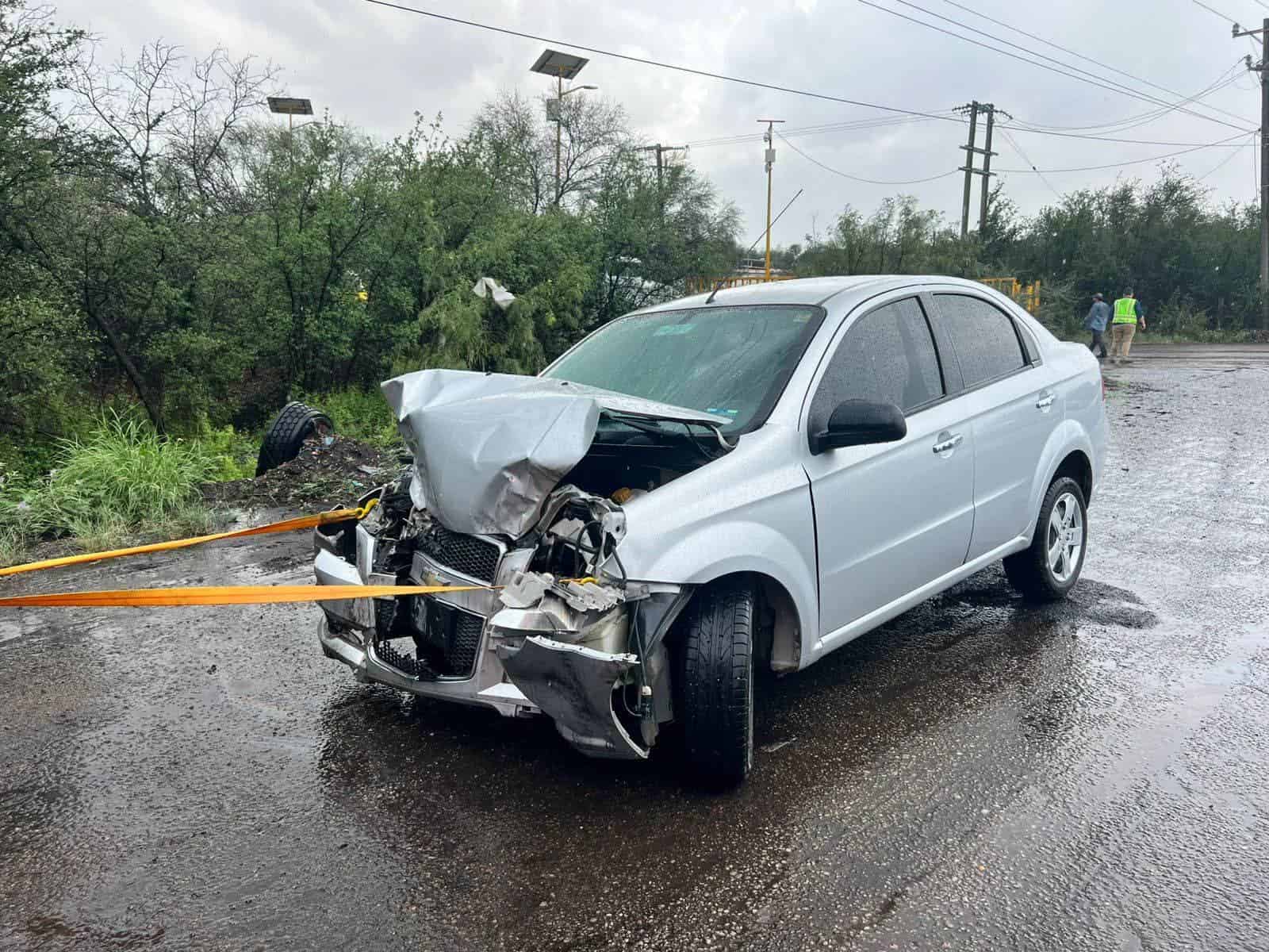 Conductor resulta lesionado tras chocar contra tr&aacute;iler detenido en la Carretera 57