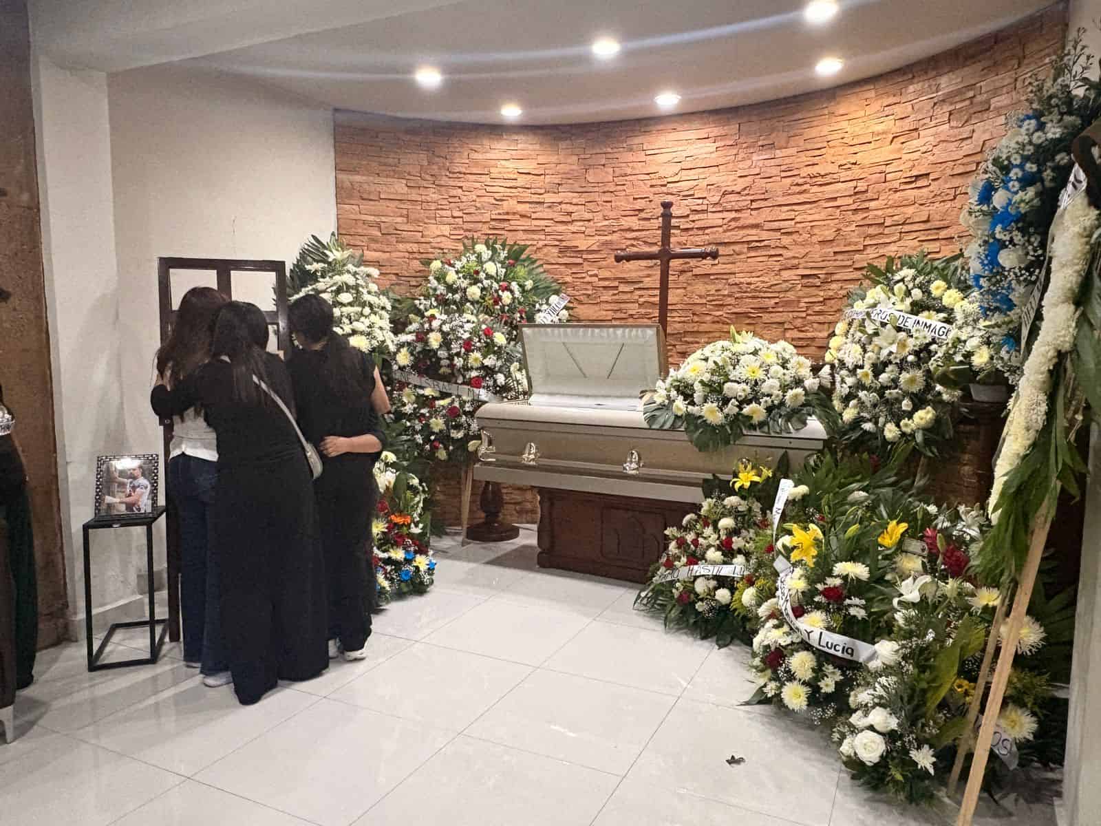 Familia y amigos dan el &uacute;ltimo adi&oacute;s a Isa&iacute;as Rodr&iacute;guez, boxeador de 23 a&ntilde;os