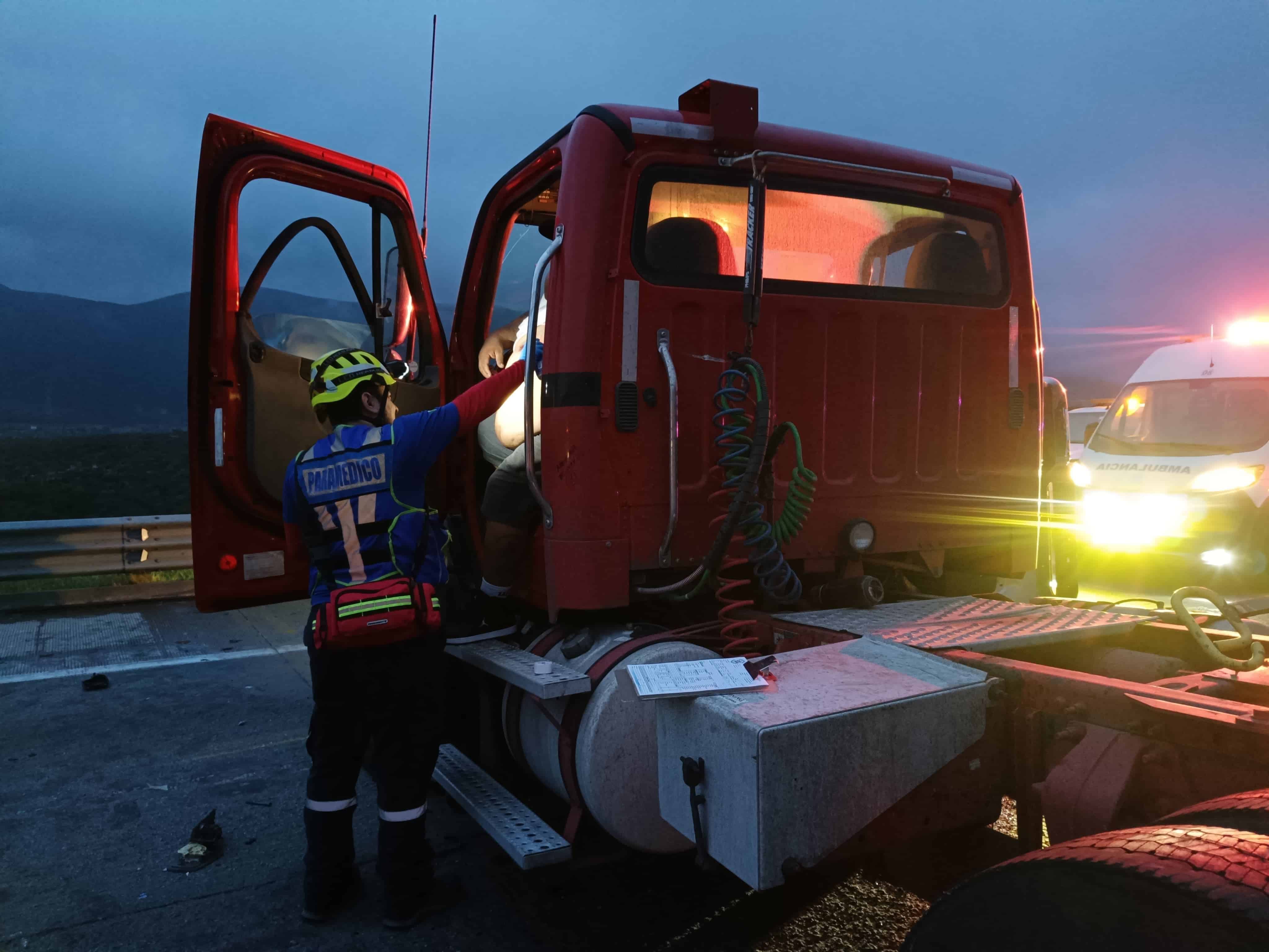 Accidente en la autopista Monterrey-Saltillo causa cierre total