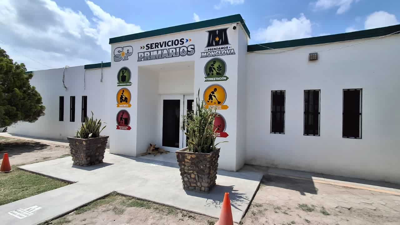 M&aacute;s de 250 familias en Monclova reciben agua a trav&eacute;s de pipas