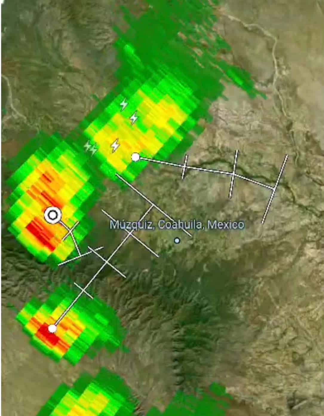 Adolescente es alcanzado por un rayo durante tormenta en M&uacute;zquiz
