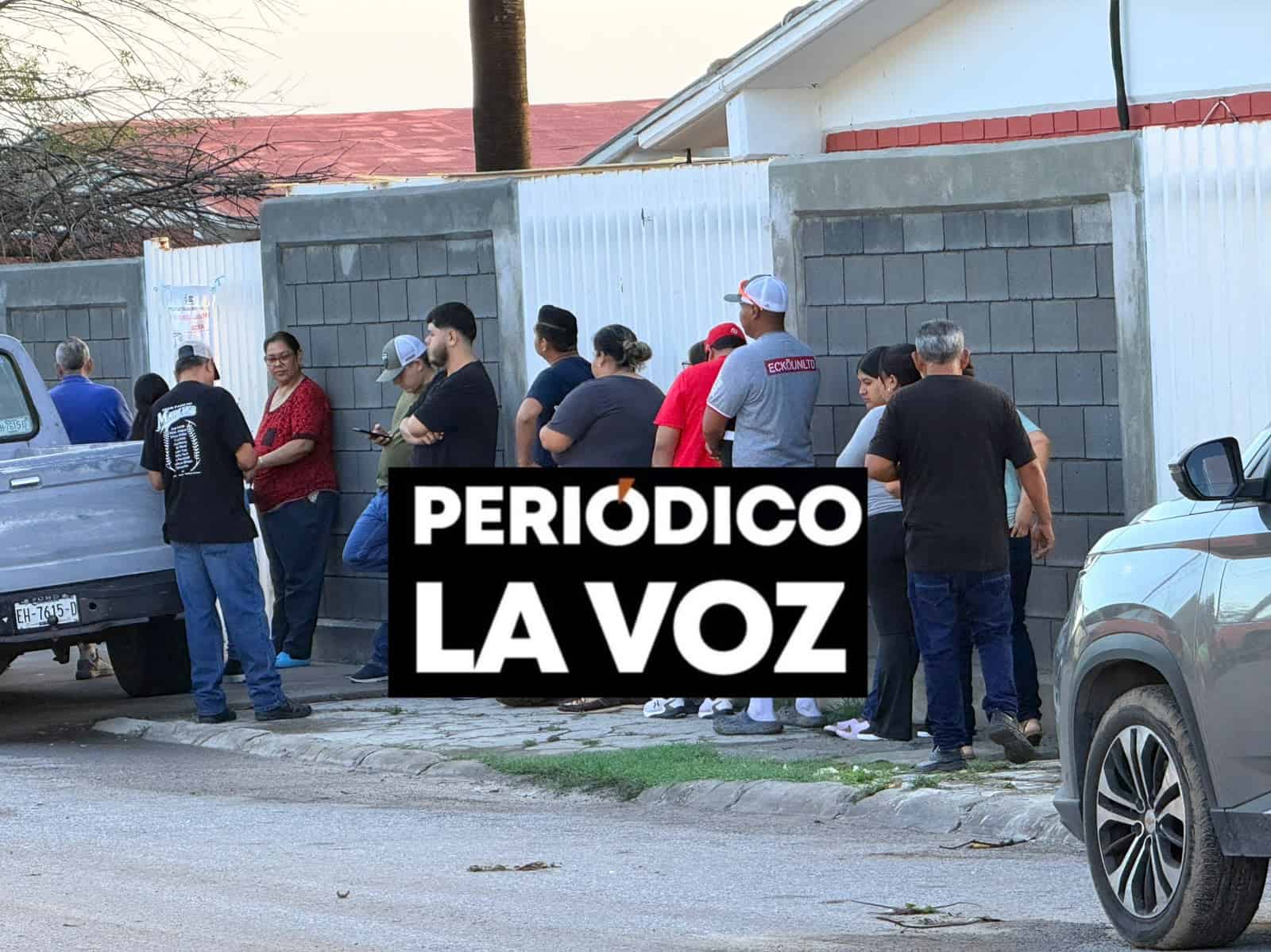 Ciudadanos en espera de emitir su voto en M&uacute;zquiz