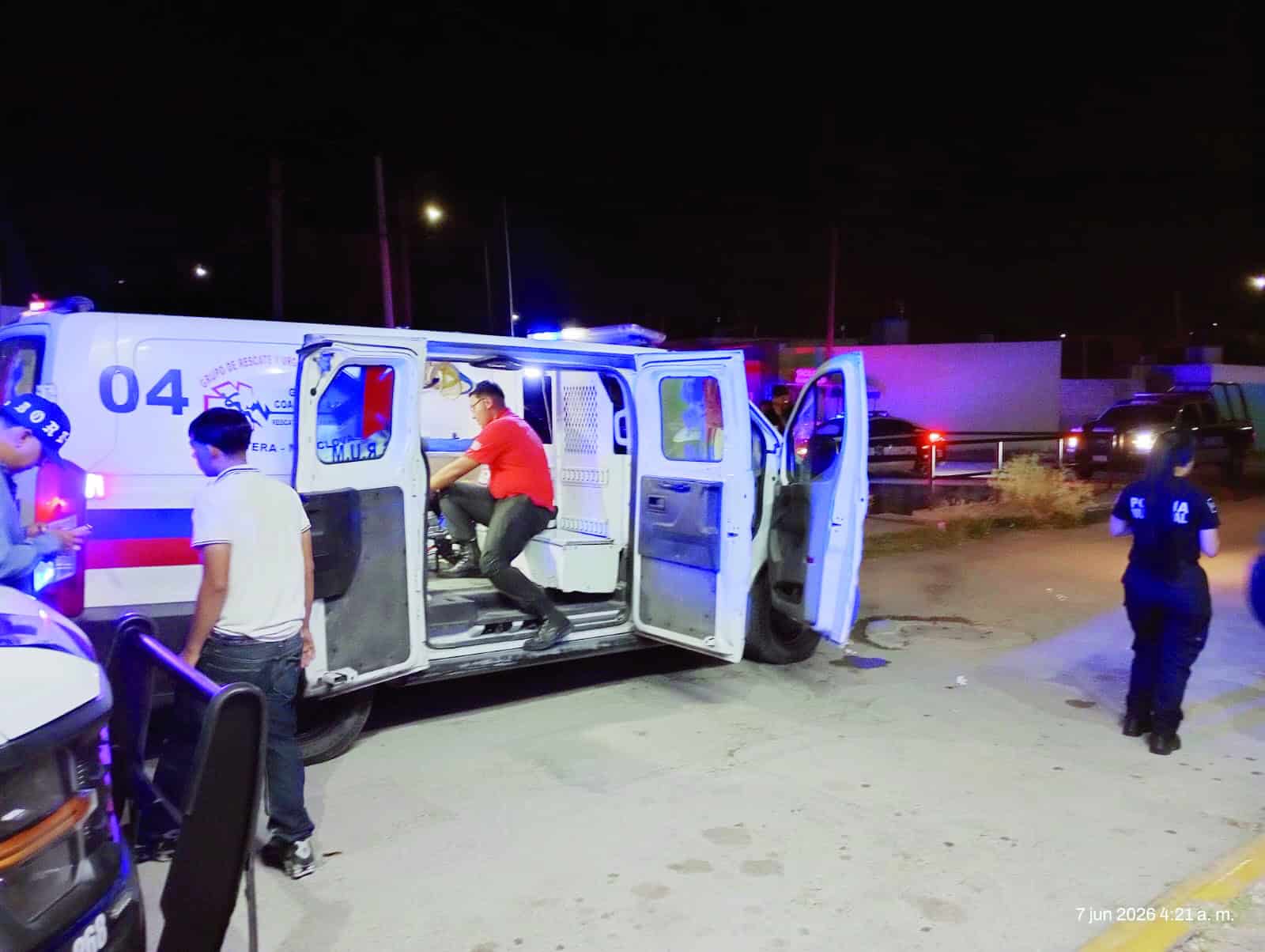 Conductor lesionado tras caer en arroyo en Monclova