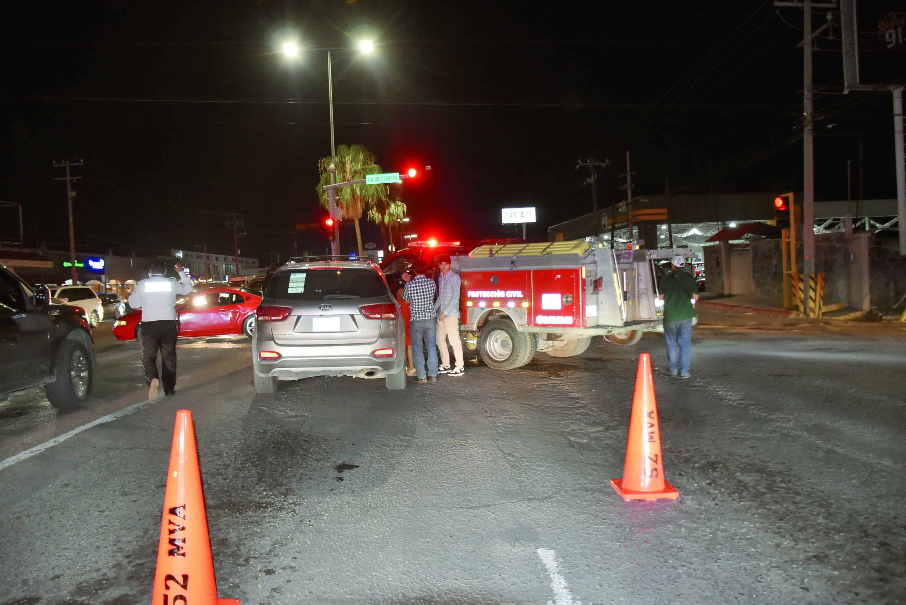 Choca contra unidad de Bomberos en emergencia