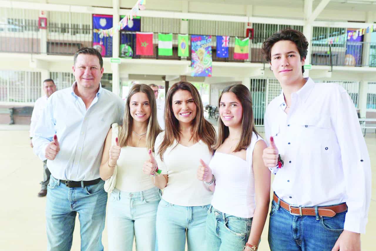 Ejerce Claudia Garza su derecho al voto