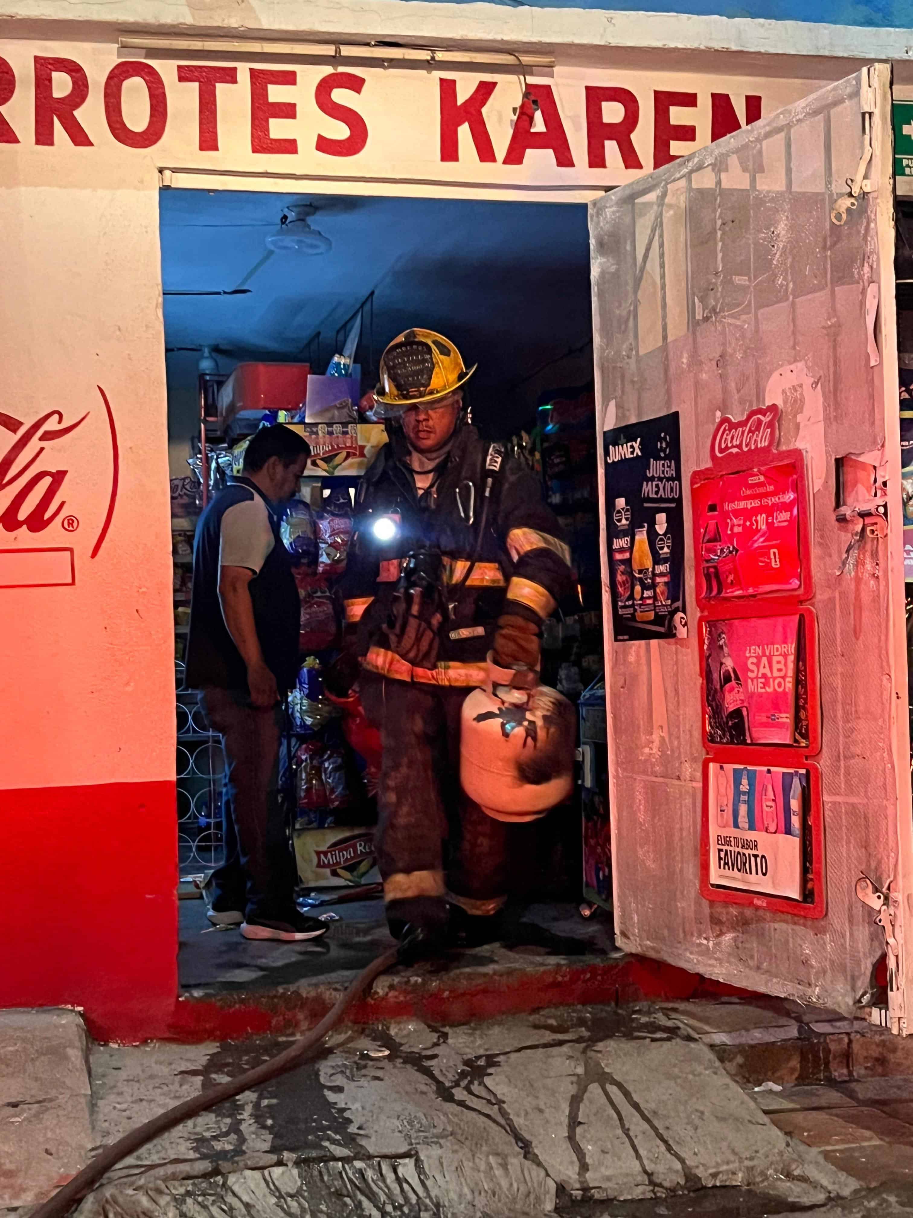 Incendio por fuga de gas moviliza a Bomberos en Ramos Arizpe