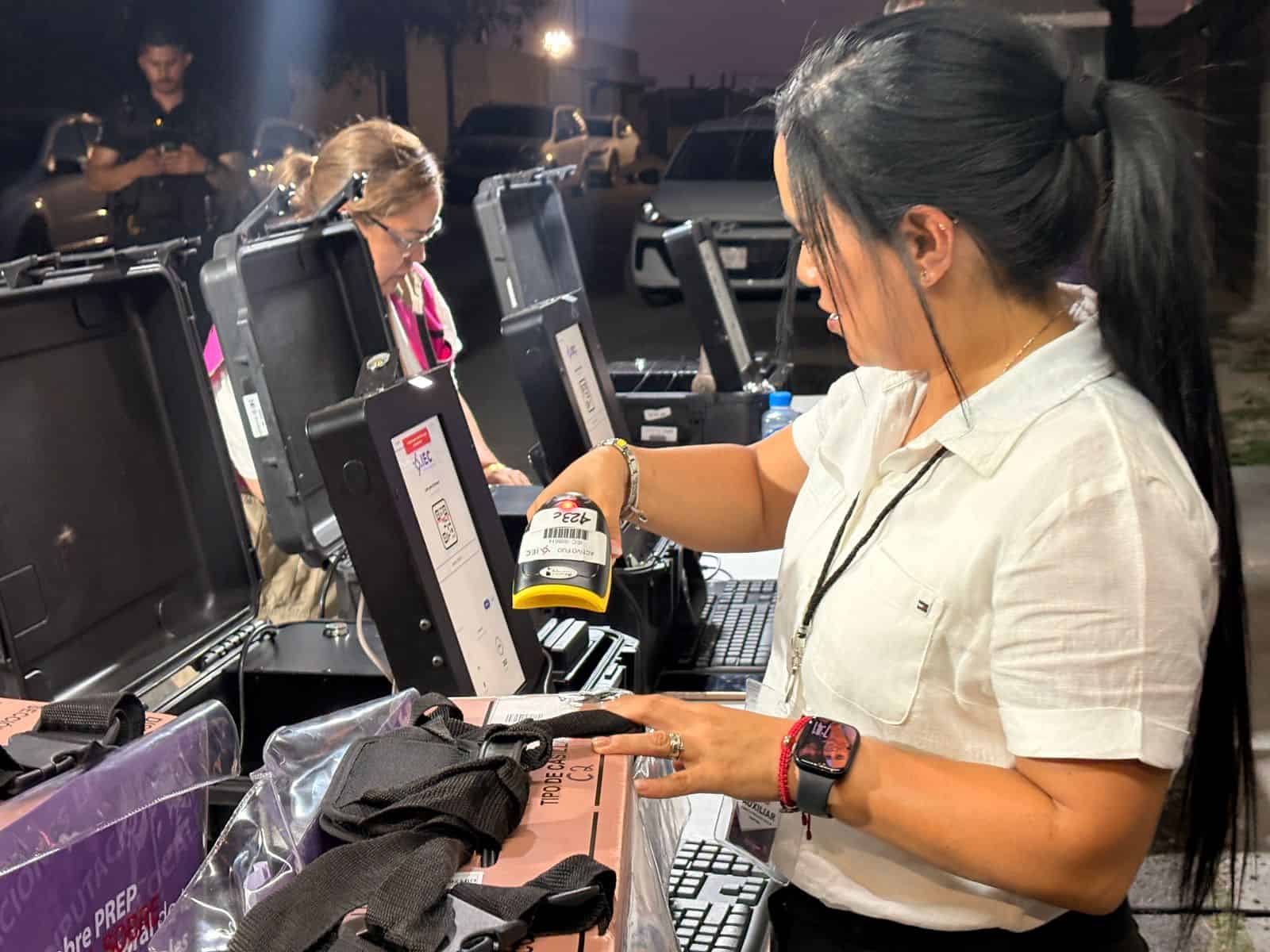 Lleg&oacute; a Frontera el primer paquete electoral del IEC