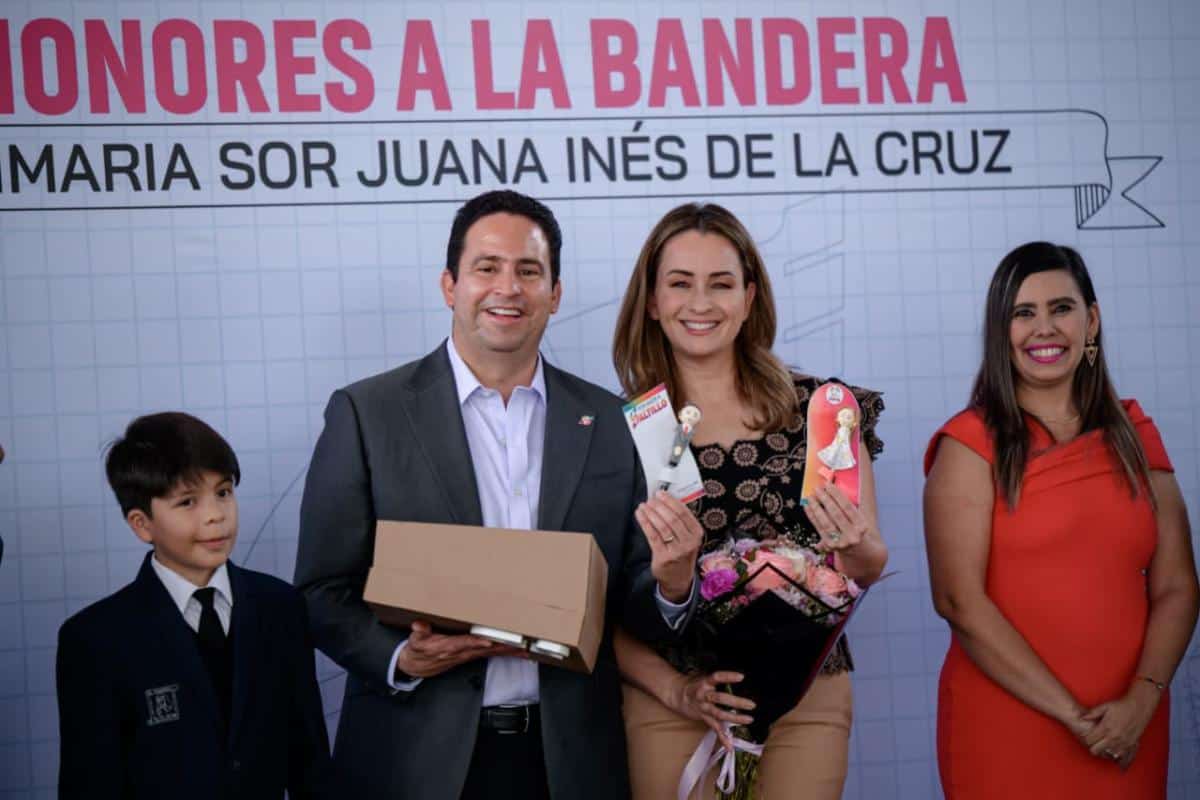 Javier D&iacute;az Gonz&aacute;lez entrega reconocimientos en Saltillo: Cabildo Infantil 2026