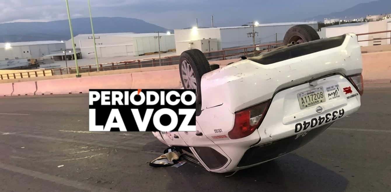 Vuelca taxista en puente del Salinas 