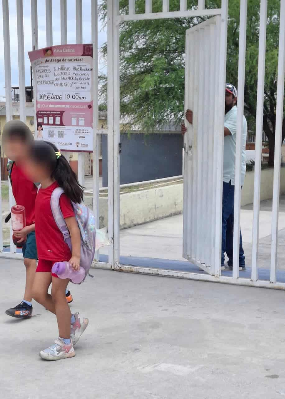 Preocupaci&oacute;n por pulgas y garrapatas en la escuela H&eacute;roes del 47