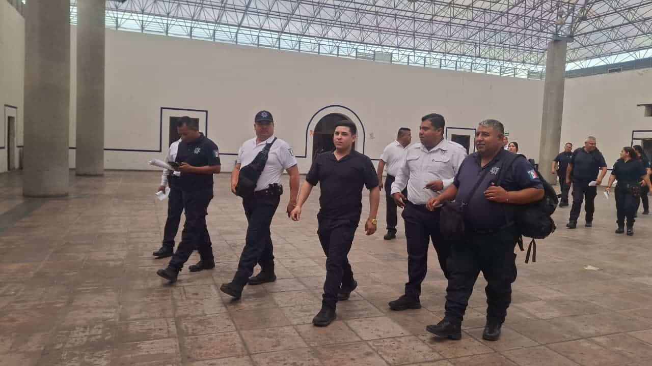 Polic&iacute;a Municipal recibe capacitaci&oacute;n en C&oacute;digo 100