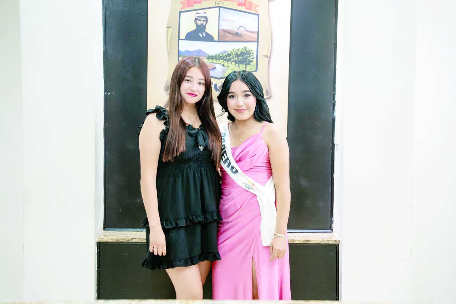 Paulina J&aacute;uregui es coronada Reina de la Feria Regional de Casta&ntilde;os