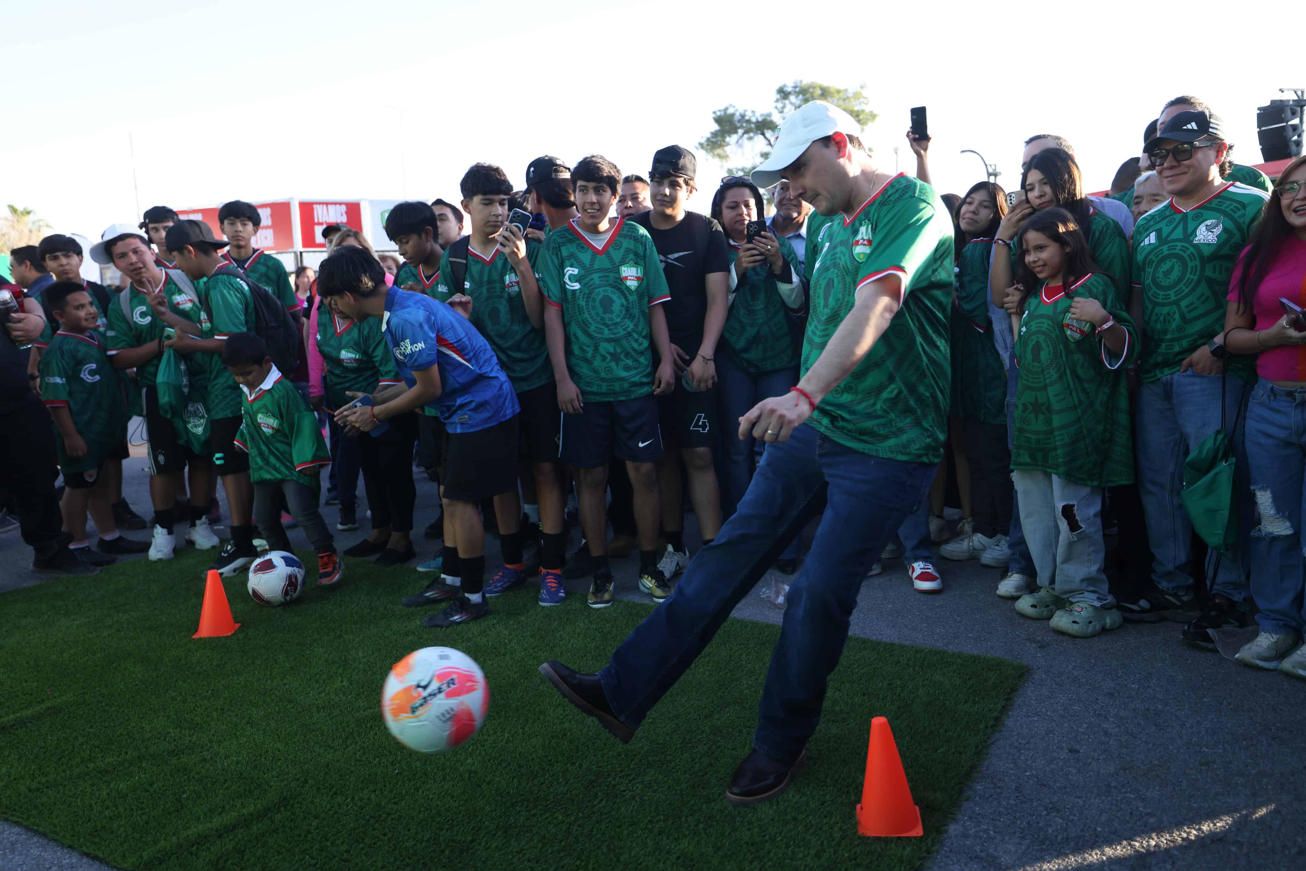 Manolo Jim&eacute;nez ajusta horarios escolares en Saltillo por Copa Mundial