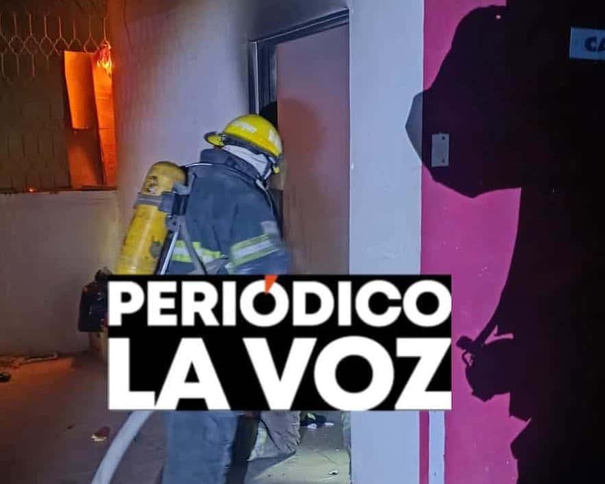 Incendio consume antiguo centro de rehabilitaci&oacute;n del IMSS en Monclova