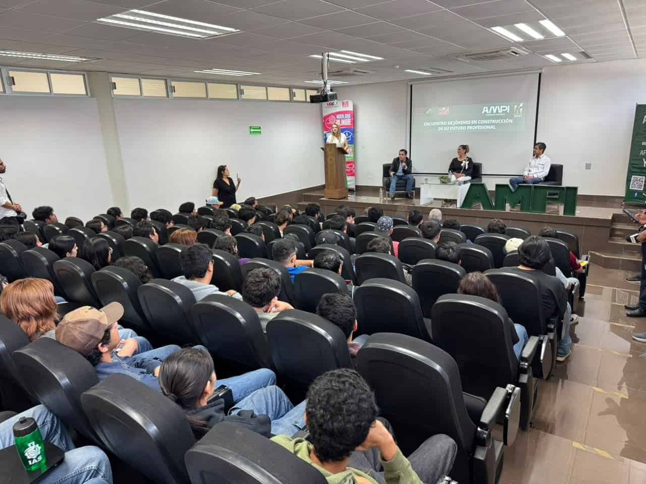 AMPI impulsa el futuro profesional de universitarios con encuentro de emprendimiento y liderazgo