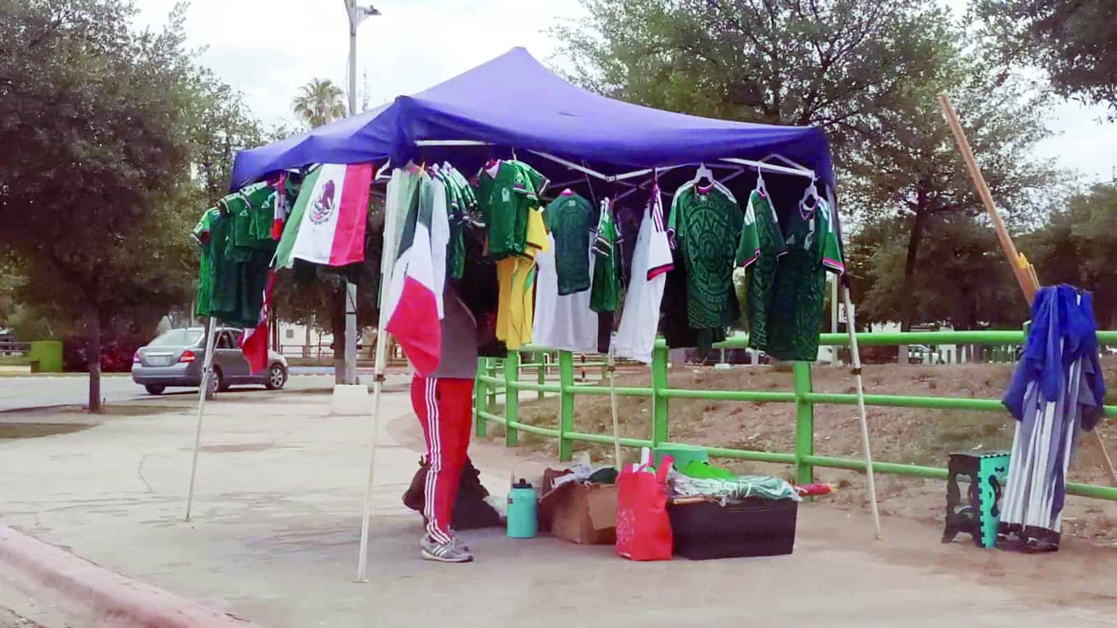 Arturo Vald&eacute;s P&eacute;rez denuncia competencia desleal del comercio informal en Monclova