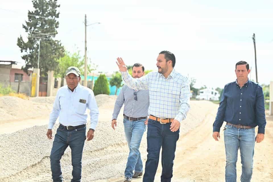 Carlos Villarreal supervisa obras de infraestructura en Monclova