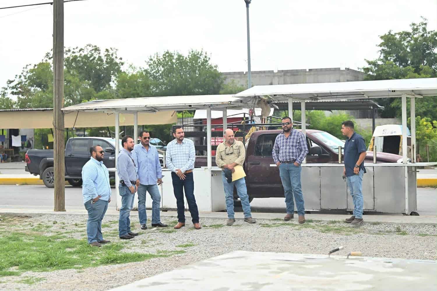 Carlos Villarreal supervisa obras de infraestructura en Monclova