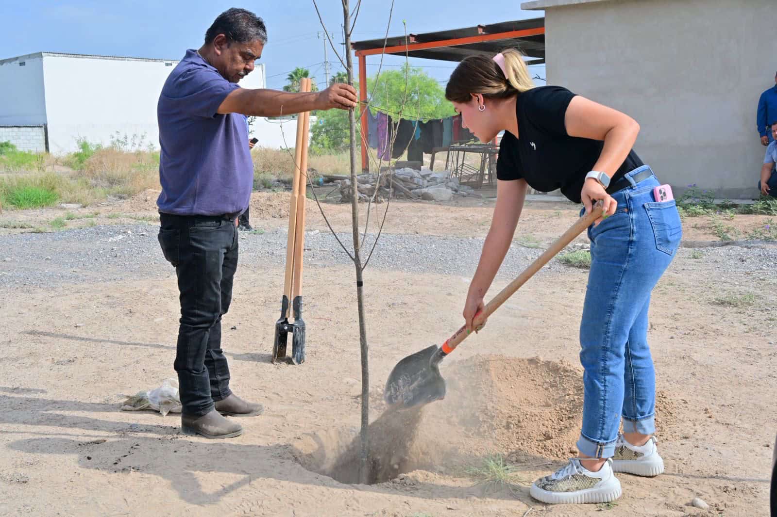 Inicia reforestaci&oacute;n Enraizando San Buena en San Buenaventura: Javier Flores Rodr&iacute;guez apoya la causa