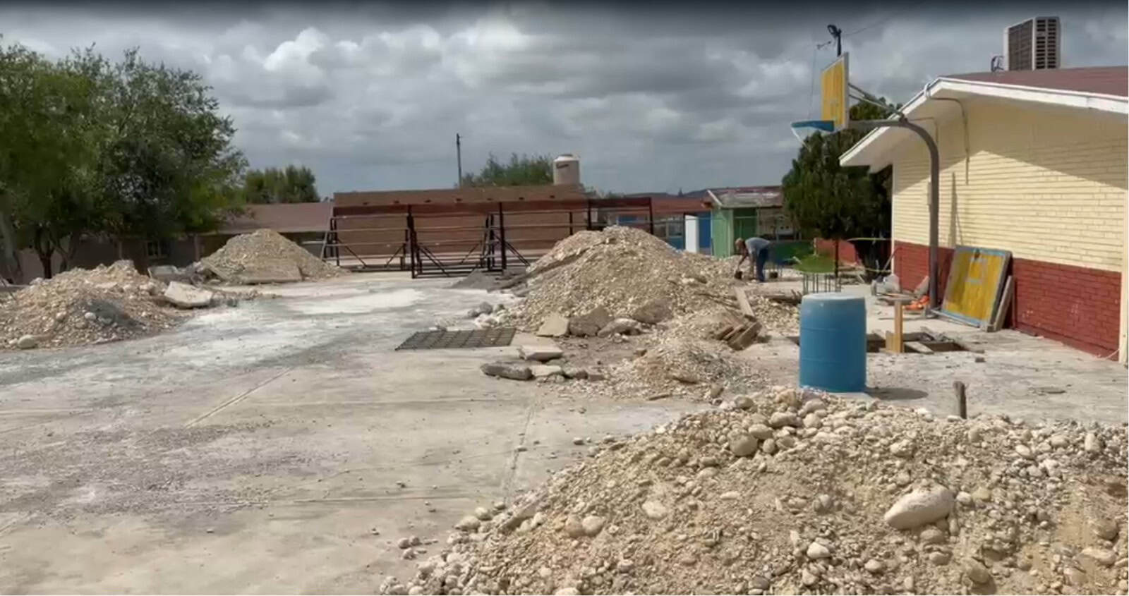 Construcci&oacute;n de techumbre en Nueva Rosita beneficia a estudiantes