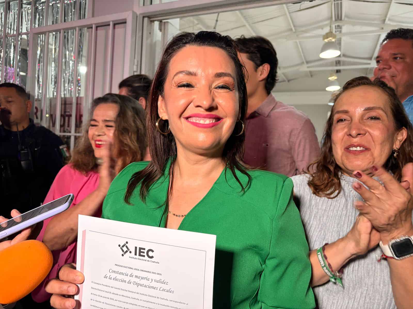 Diputada electa Esra Ibne Cavazos del Bosque celebra triunfo en Monclova