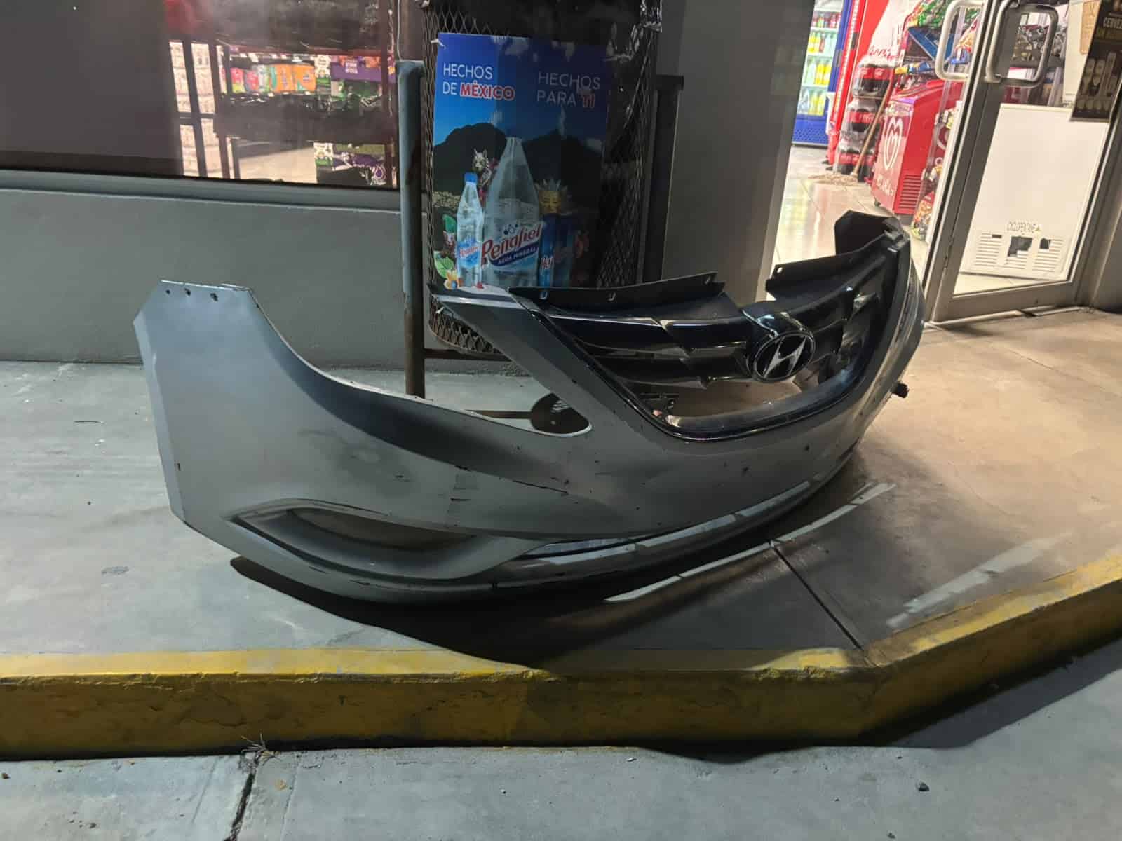 Accidente de pareja en Monclova: conductor escapa tras choque
