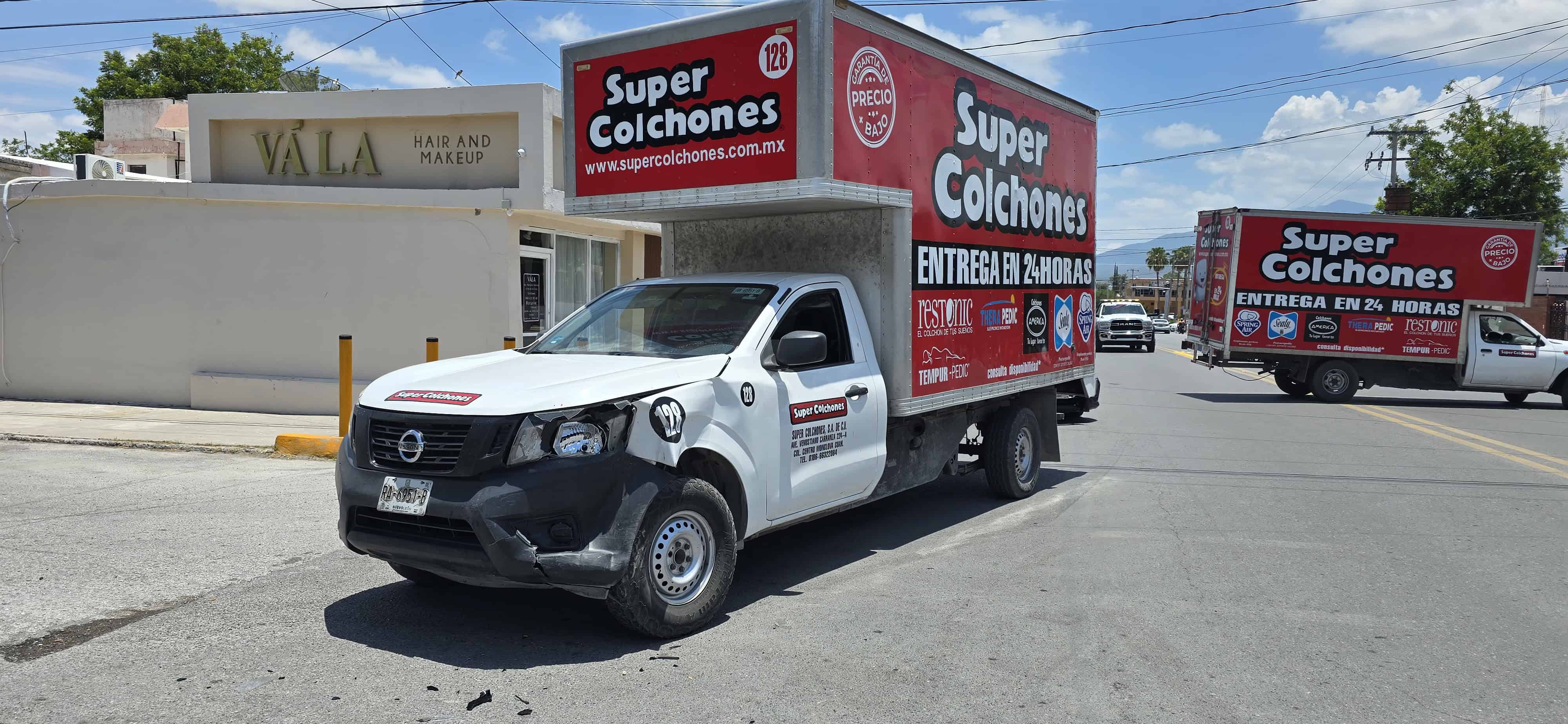 Choca abuelita con el de los colchones