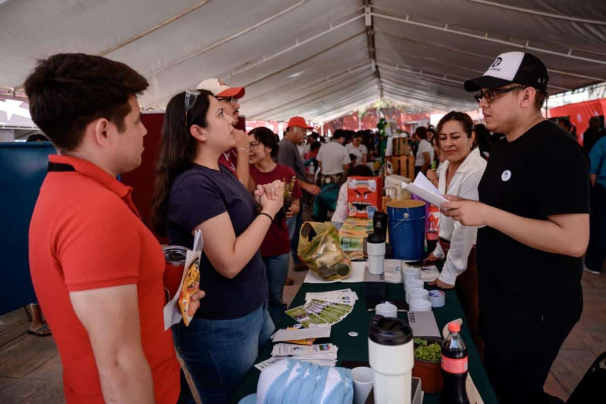 Javier D&iacute;az entrega Premio a la Protecci&oacute;n del Medio Ambiente en Saltillo