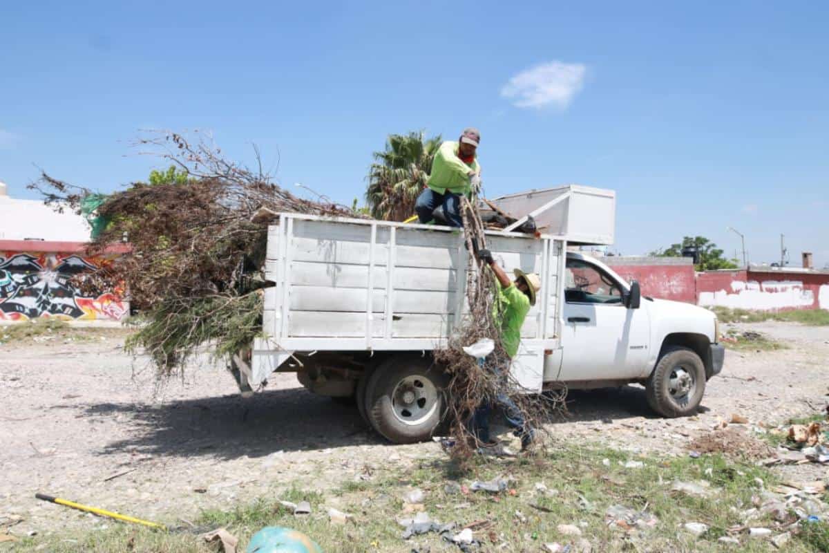 Javier D&iacute;az Gonz&aacute;lez lidera jornada de limpieza en Saltillo para mejorar espacios p&uacute;blicos