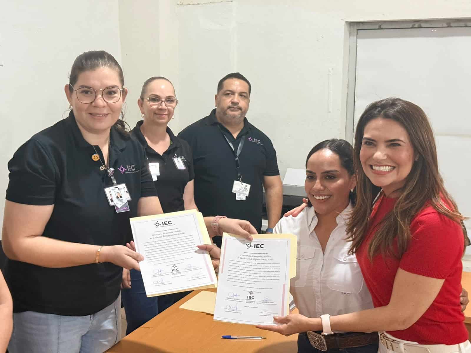 Entregan constancia de mayor&iacute;a a Laura Garza, diputada electa por el Distrito 03