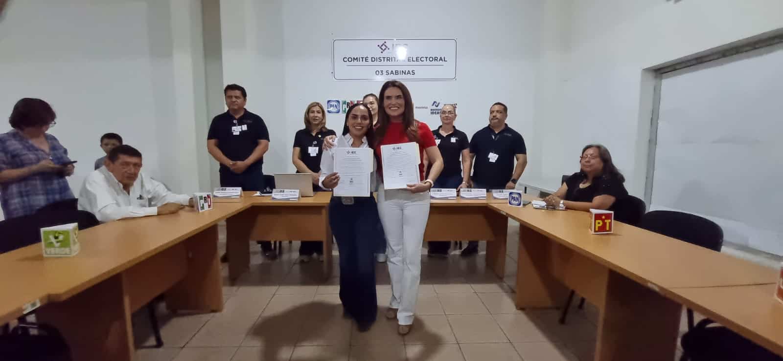 Recibe Claudia Garza constancia de mayor&iacute;a en el distrito 03 de Sabinas