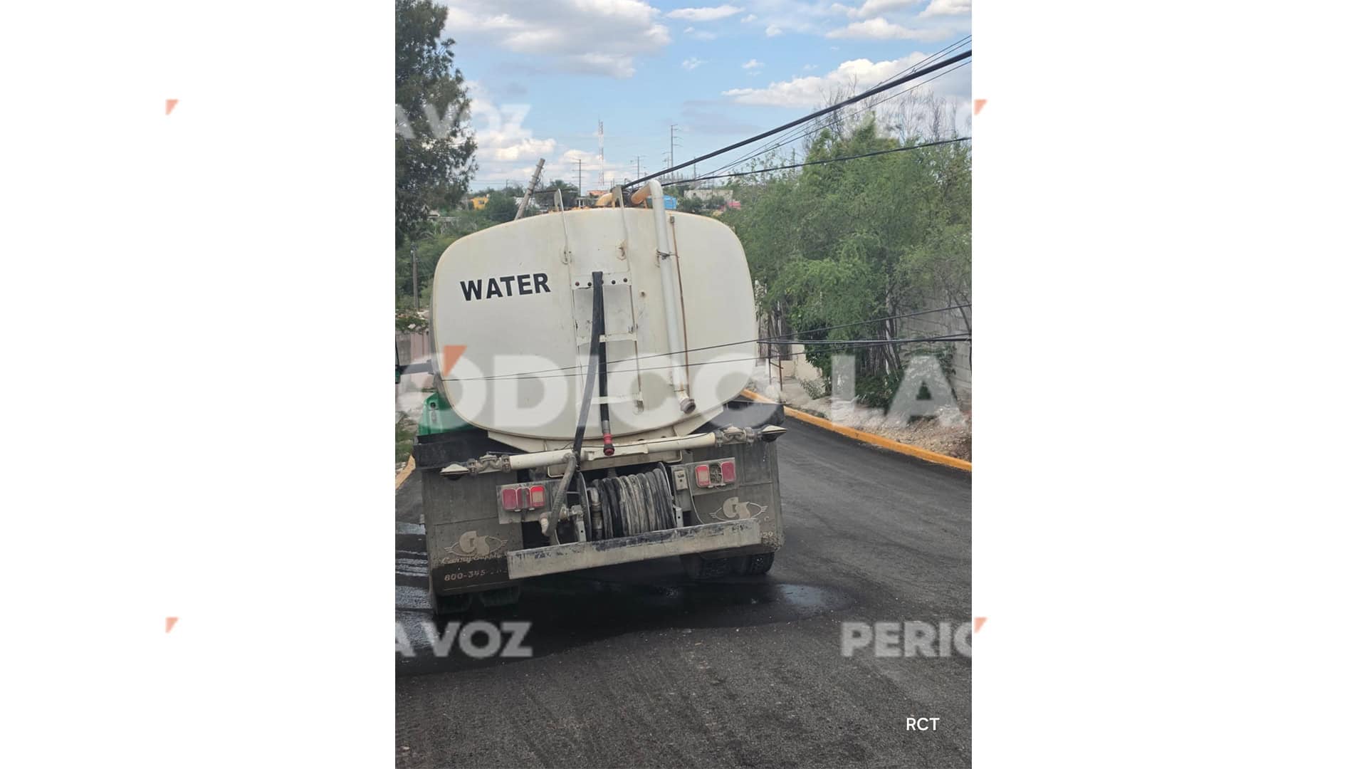 Pipa de agua provoca corte de energ&iacute;a en colonia Barrera de Monclova