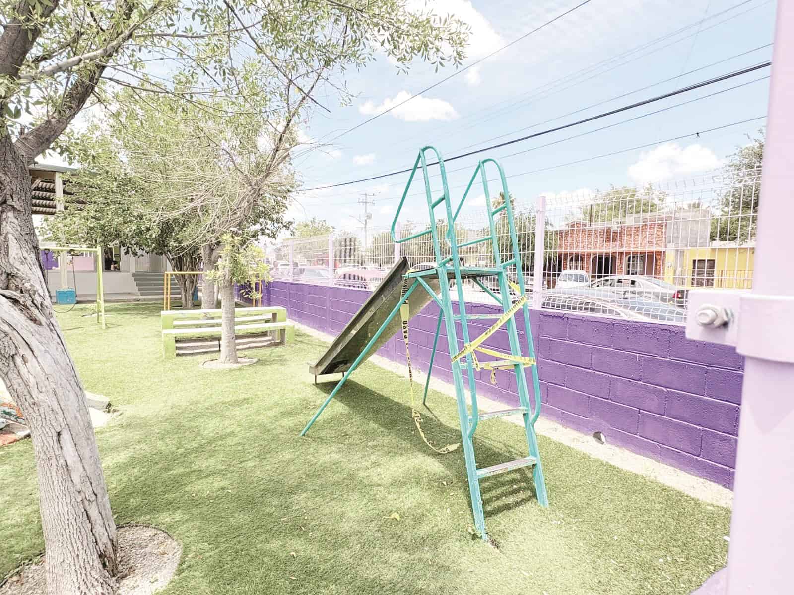Frontera: Sara P&eacute;rez Cant&uacute; revisa juegos infantiles en escuelas
