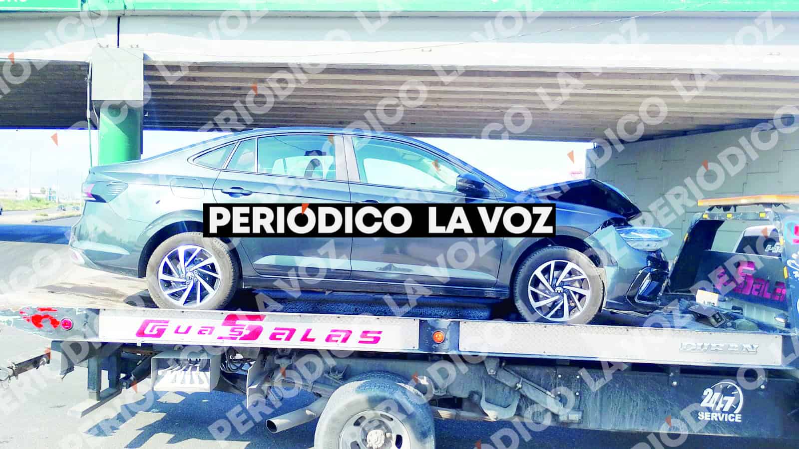 Accidente entre tractocami&oacute;n y autom&oacute;vil en Frontera