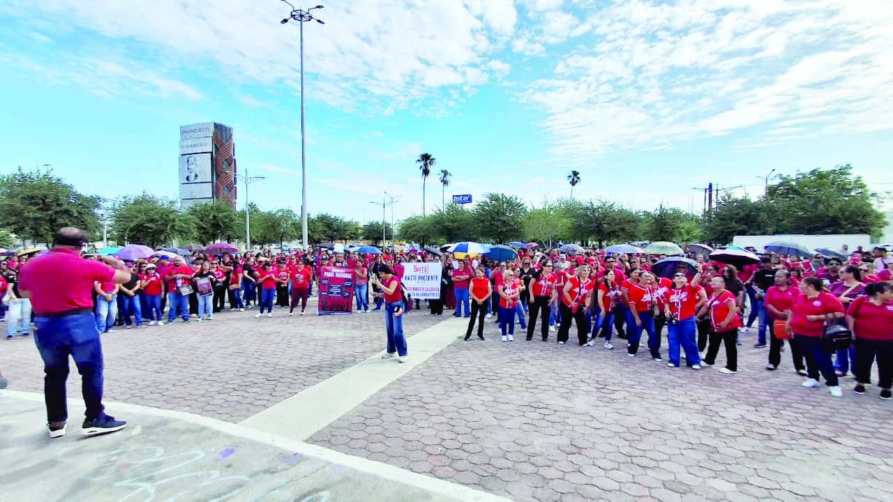 Mesas de trabajo con docentes tras Paro Nacional en Coahuila