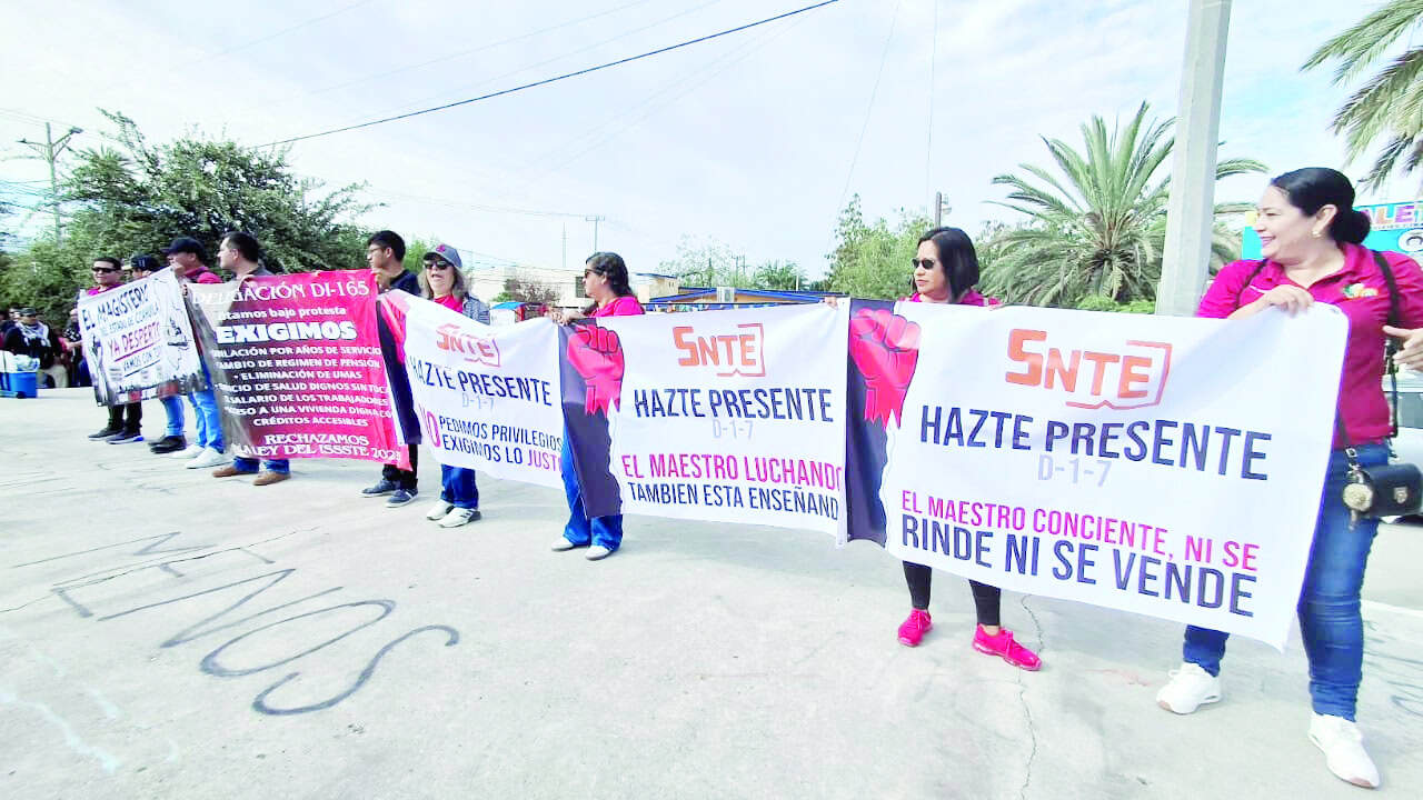 Mesas de trabajo con docentes tras Paro Nacional en Coahuila