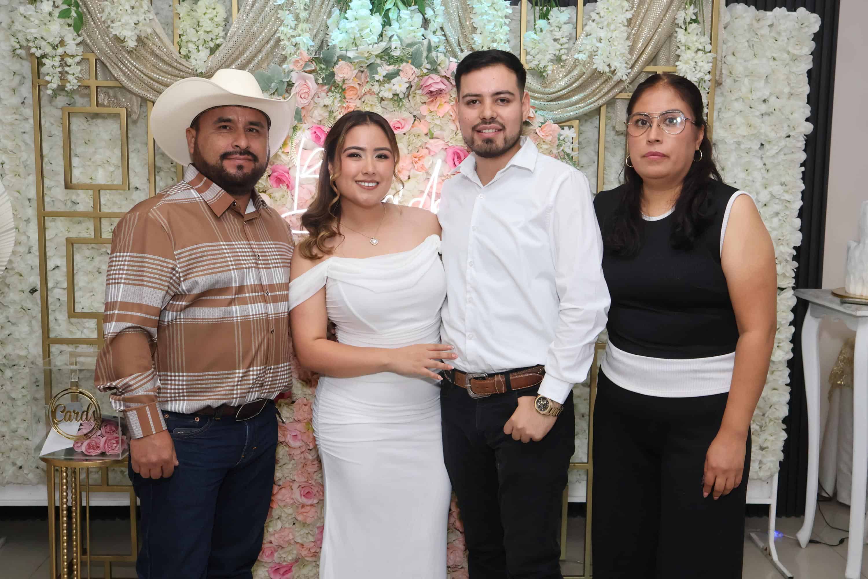 Jaqueline Calera y Fabi&aacute;n Valadez celebran su fiesta prenupcial