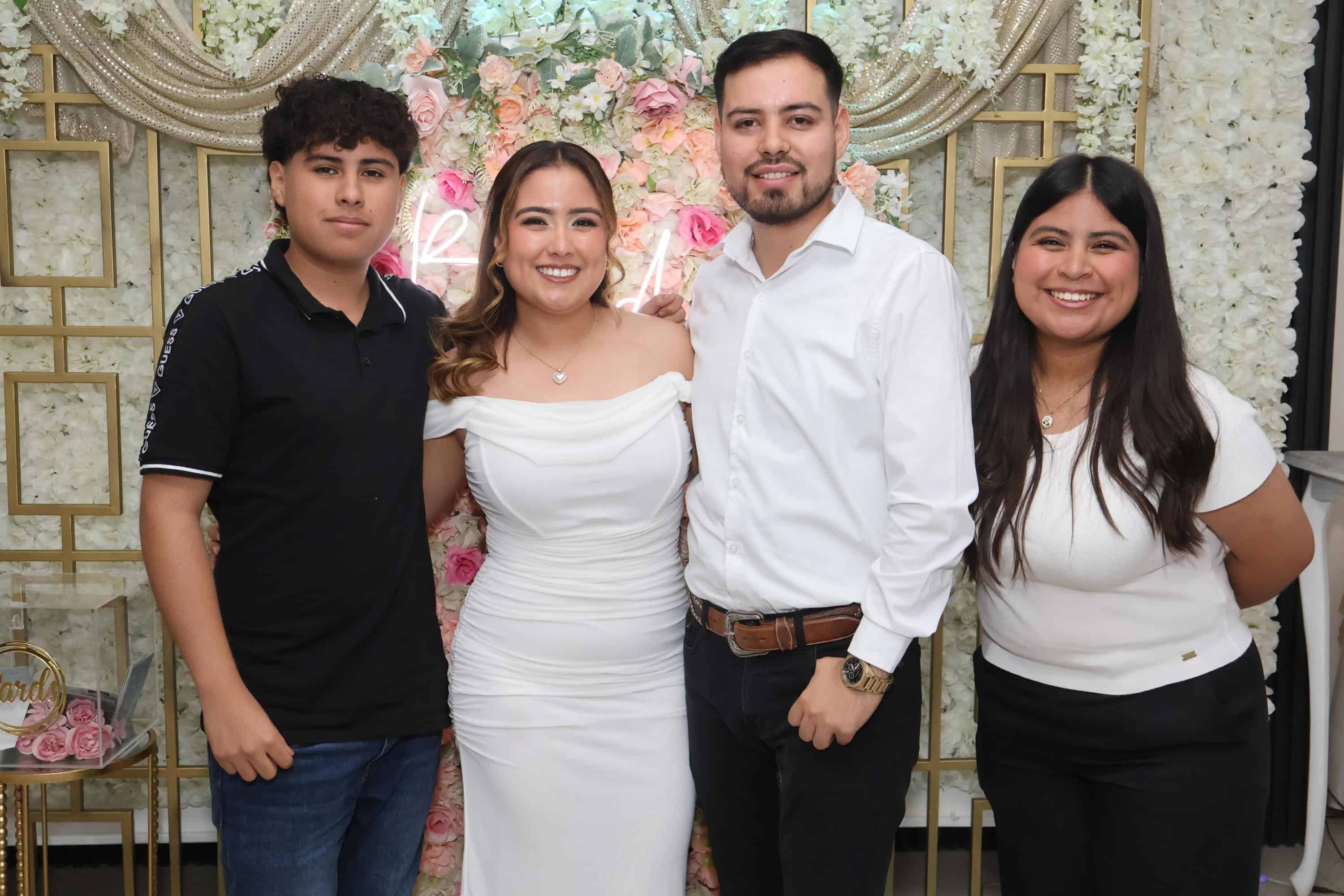 Jaqueline Calera y Fabi&aacute;n Valadez celebran su fiesta prenupcial