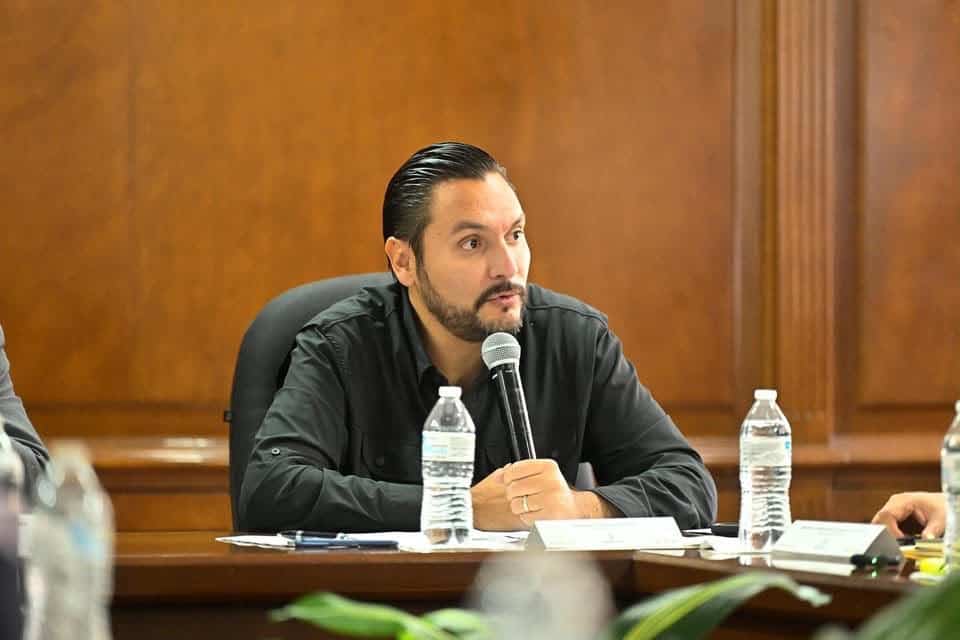Carlos Villarreal aprueba donaci&oacute;n de terrenos al IMSS en Monclova